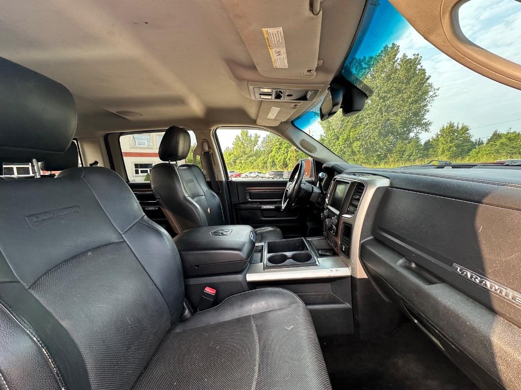 Ram 2500 Vehicle Full-screen Gallery Image 16