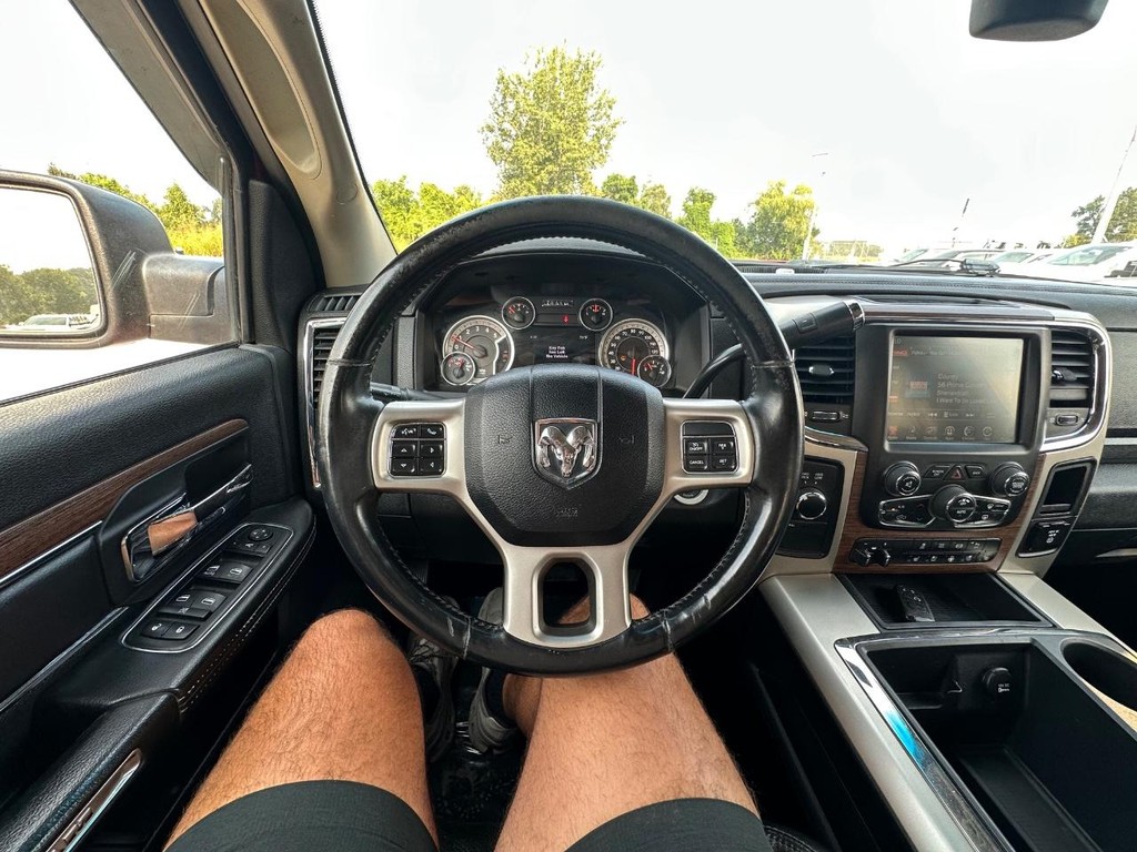Ram 2500 Vehicle Full-screen Gallery Image 21
