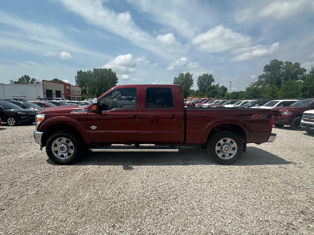 Ford Super Duty F-250 SRW Vehicle Full-screen Gallery Image 6