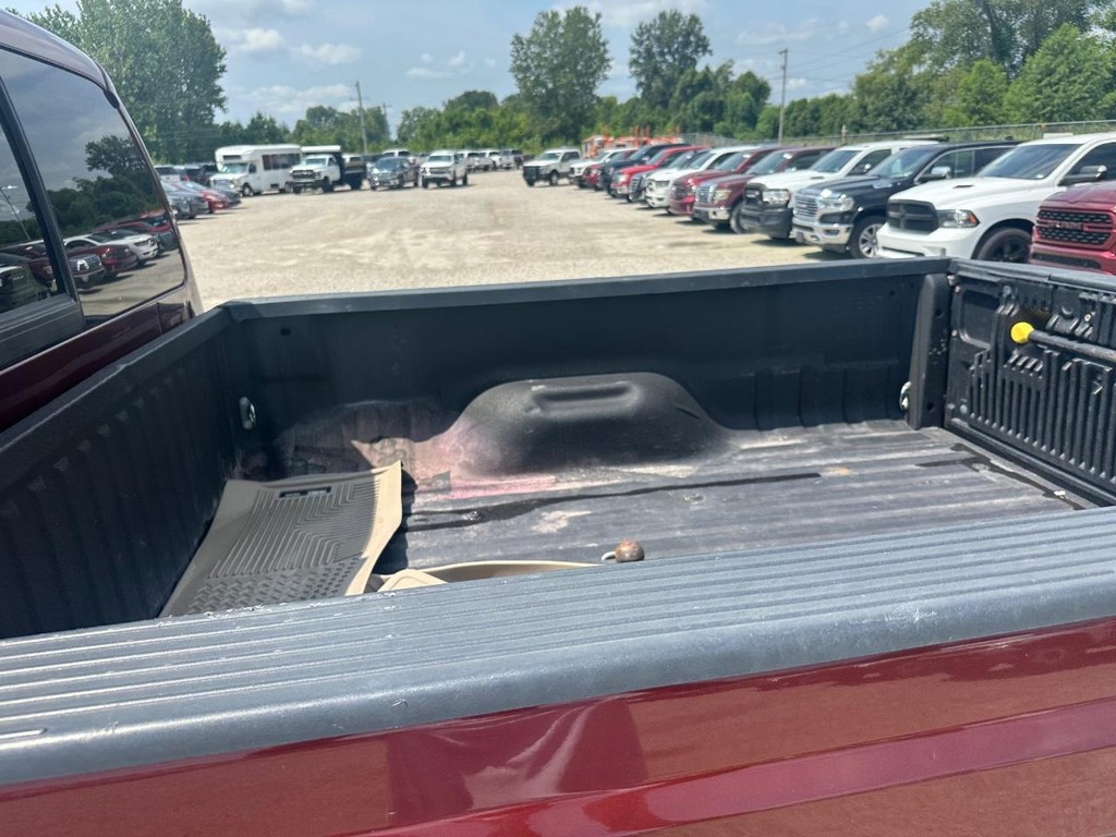 Ford Super Duty F-250 SRW Vehicle Full-screen Gallery Image 11