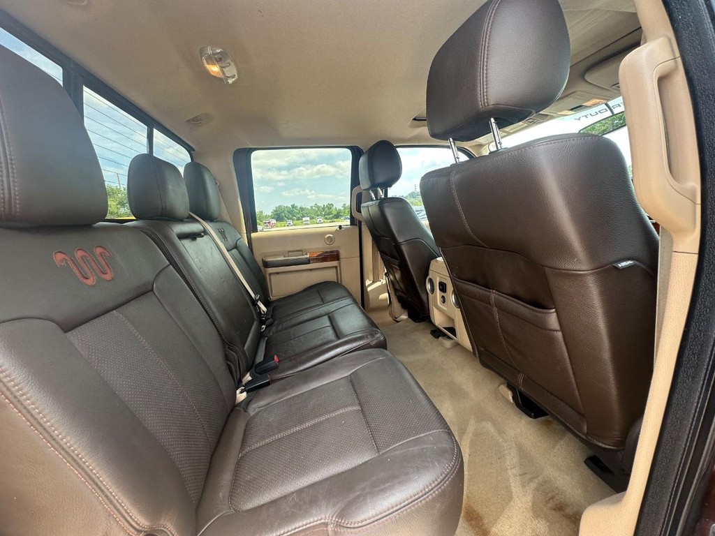 Ford Super Duty F-250 SRW Vehicle Full-screen Gallery Image 17