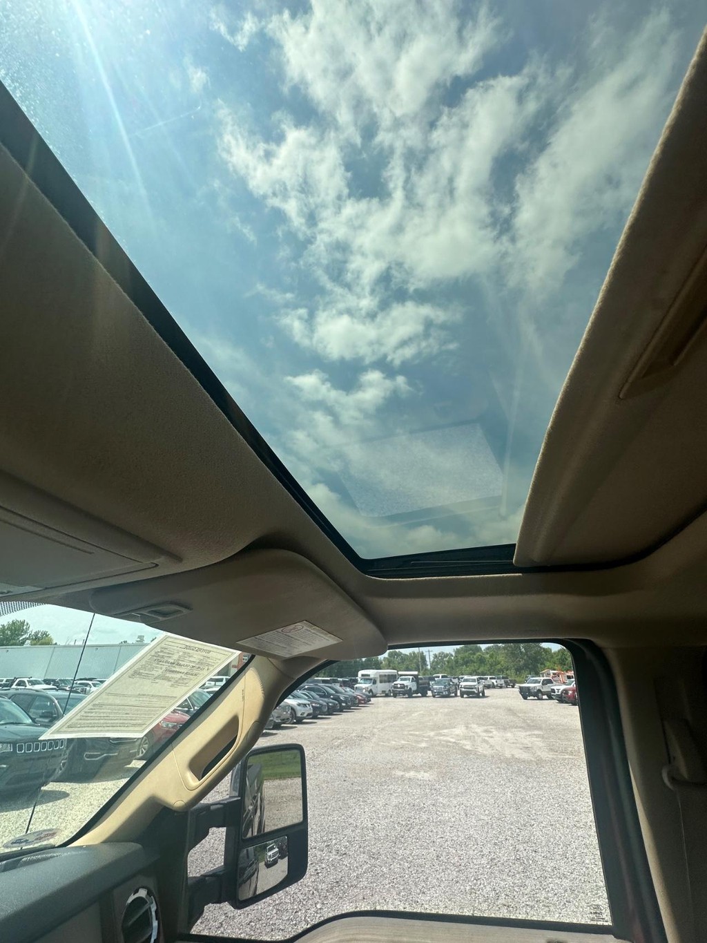 Ford Super Duty F-250 SRW Vehicle Full-screen Gallery Image 22