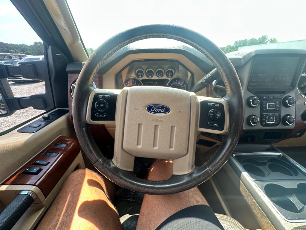 Ford Super Duty F-250 SRW Vehicle Full-screen Gallery Image 27