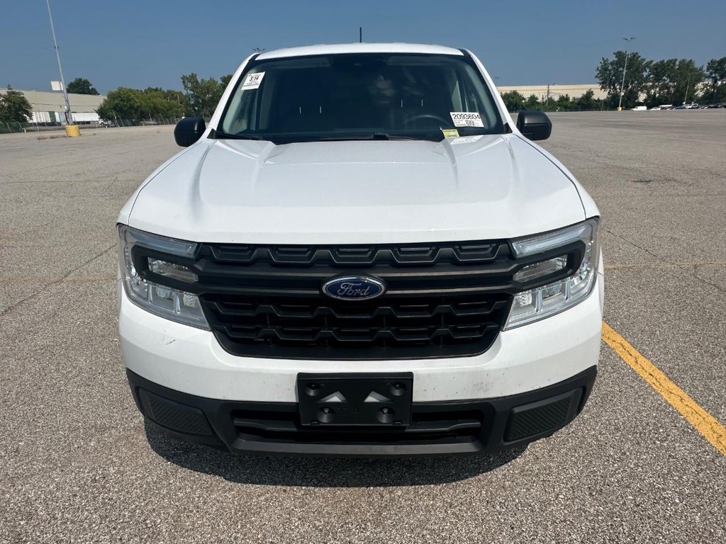 Ford Maverick Vehicle Full-screen Gallery Image 4