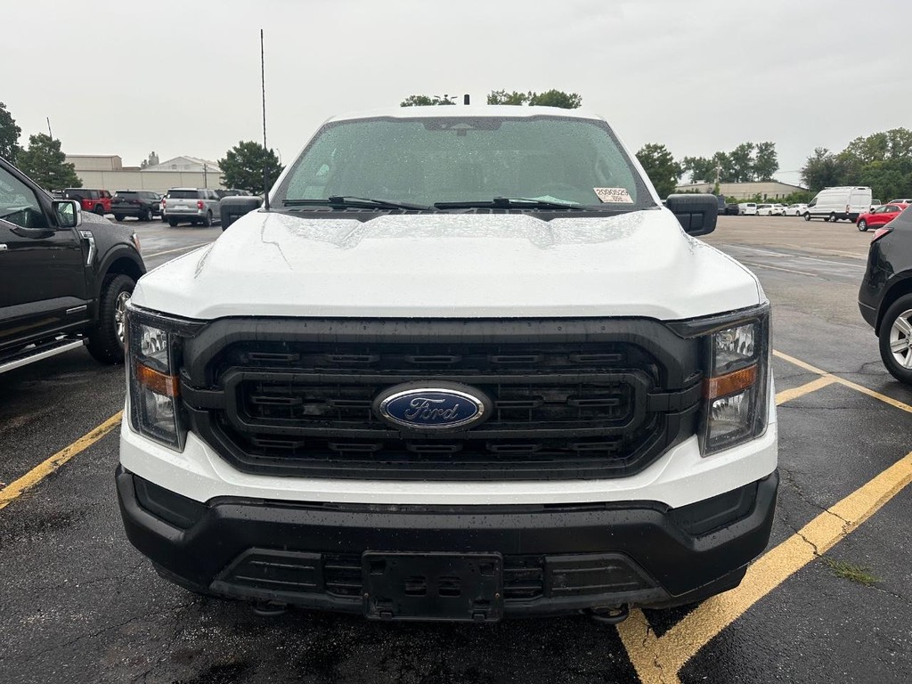 Ford F-150 Vehicle Full-screen Gallery Image 9
