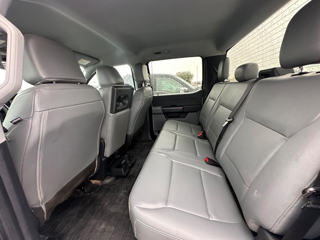 Ford F-150 Vehicle Full-screen Gallery Image 11