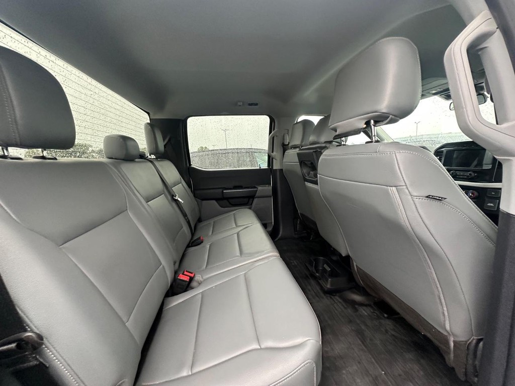 Ford F-150 Vehicle Full-screen Gallery Image 18