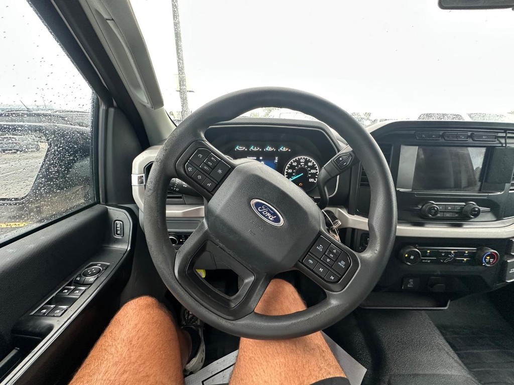 Ford F-150 Vehicle Full-screen Gallery Image 19