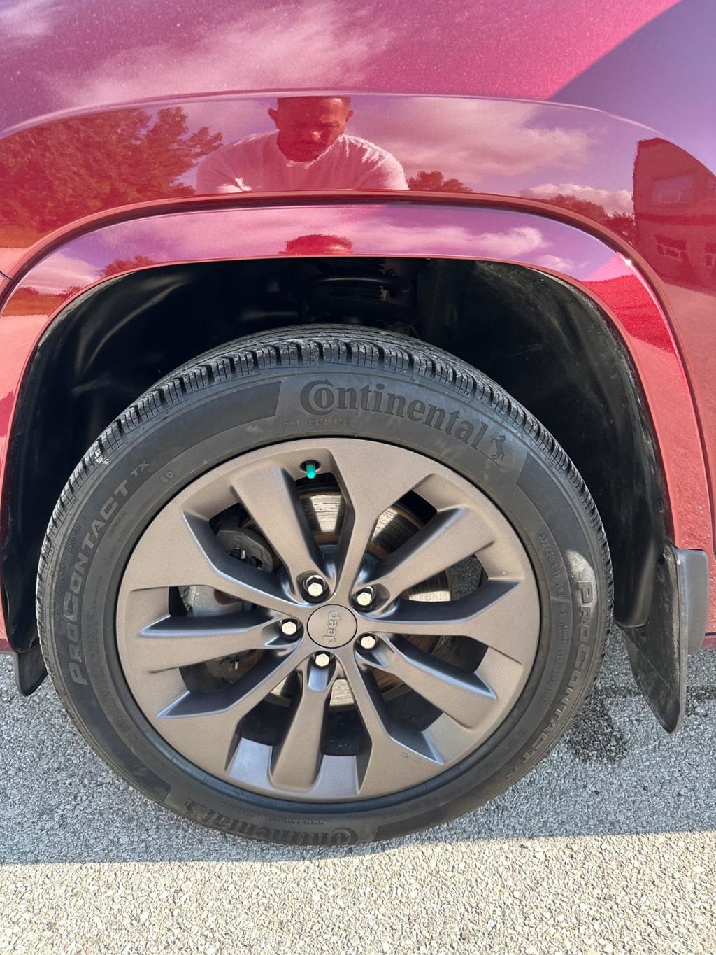 Jeep Cherokee Vehicle Full-screen Gallery Image 11