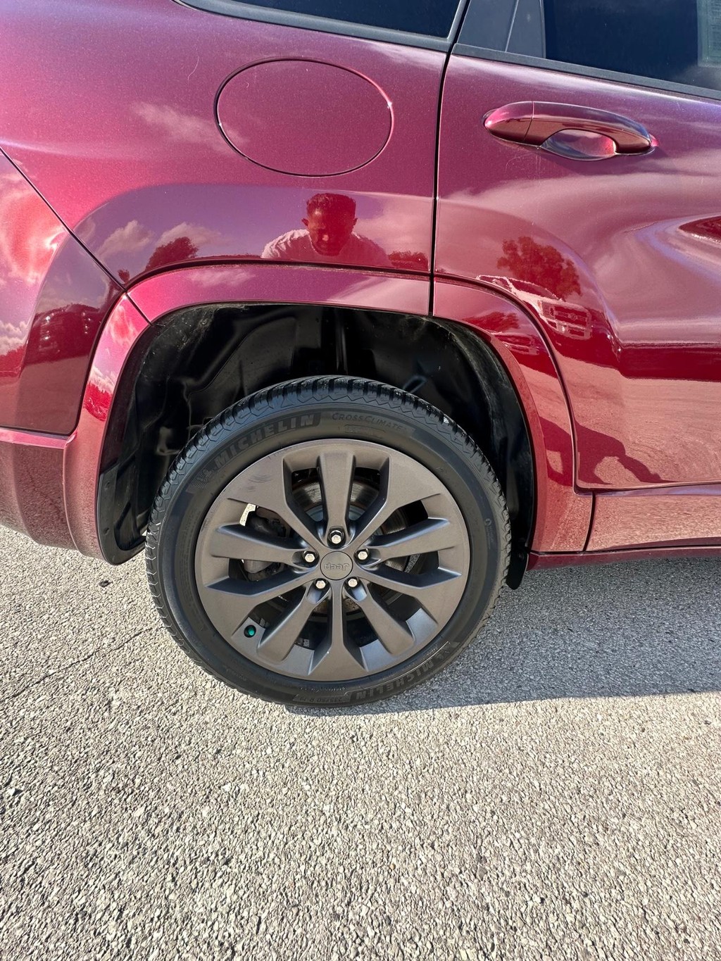 Jeep Cherokee Vehicle Full-screen Gallery Image 13