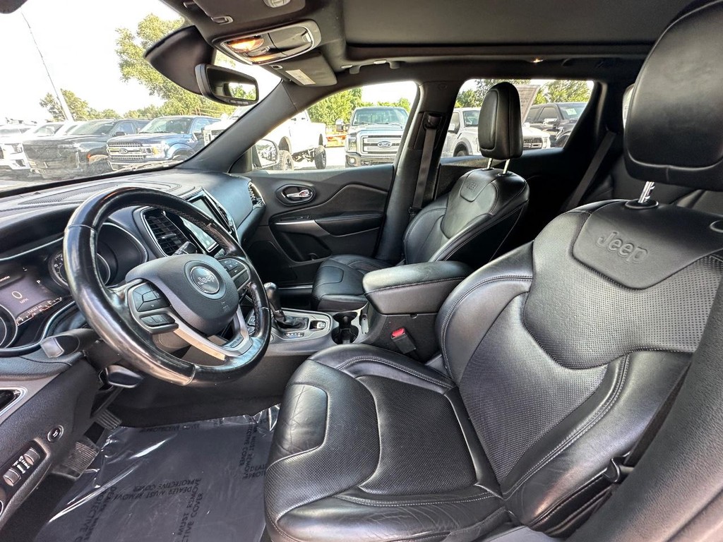 Jeep Cherokee Vehicle Full-screen Gallery Image 14