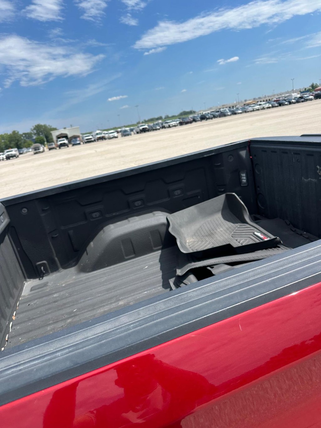 Chevrolet Silverado 1500 Vehicle Full-screen Gallery Image 11
