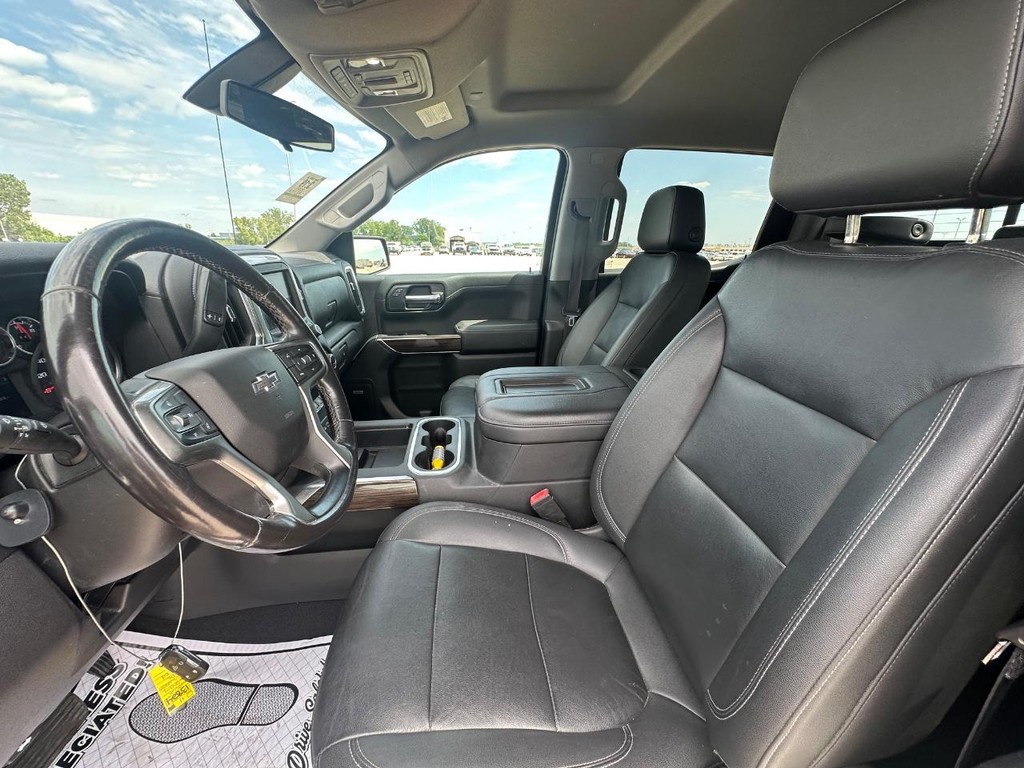 Chevrolet Silverado 1500 Vehicle Full-screen Gallery Image 15