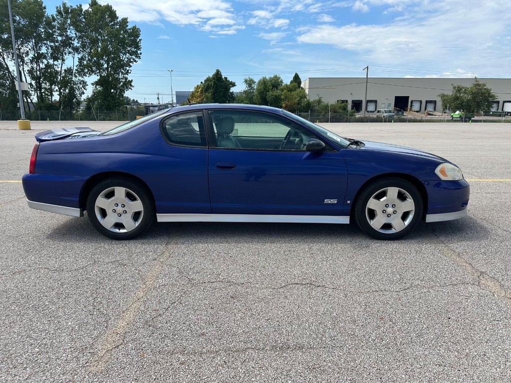 Chevrolet Monte Carlo Vehicle Full-screen Gallery Image 02