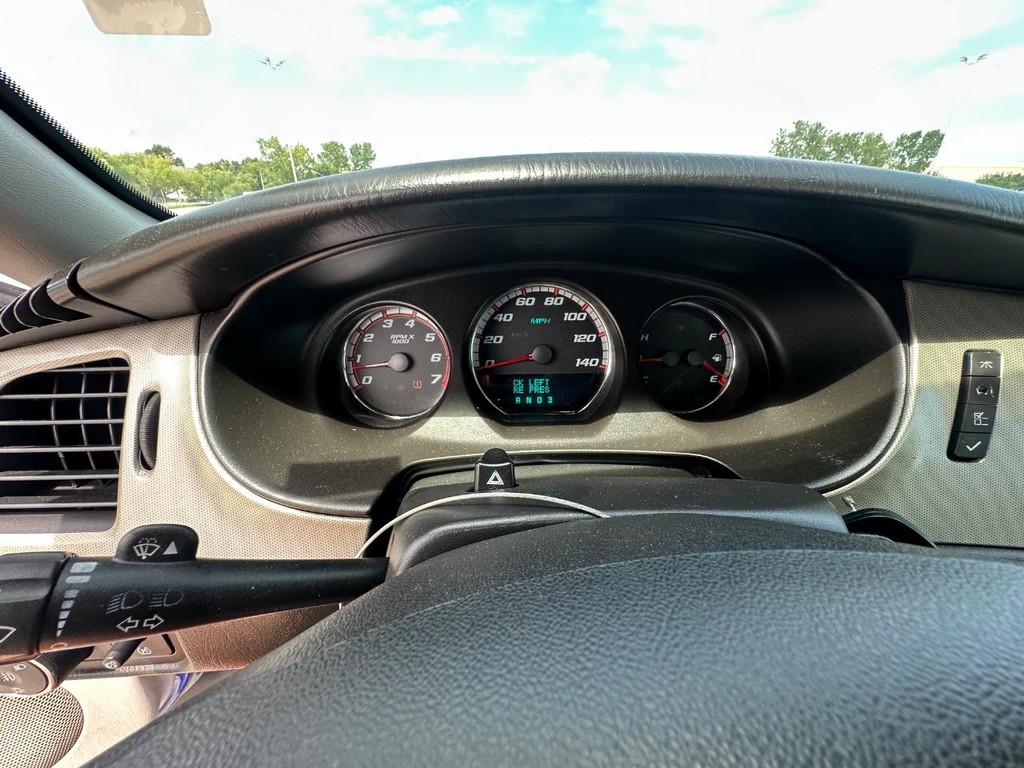 Chevrolet Monte Carlo Vehicle Full-screen Gallery Image 16