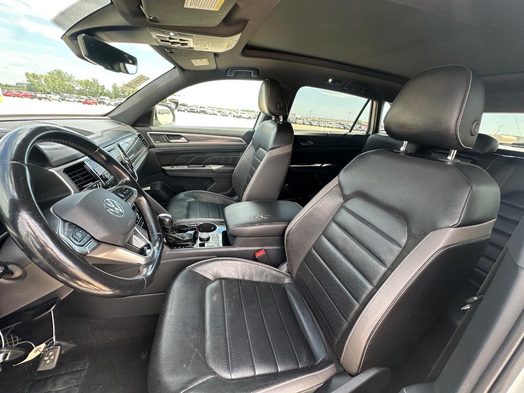 Volkswagen Atlas Cross Sport Vehicle Full-screen Gallery Image 19