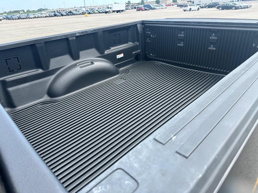 Ford F-150 Vehicle Full-screen Gallery Image 9