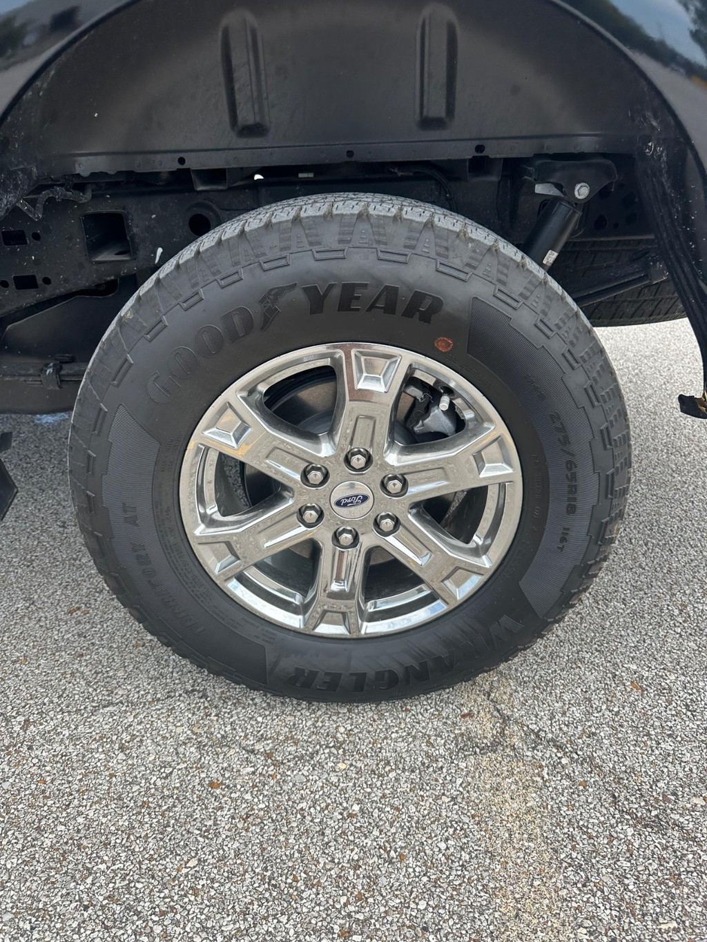 Ford F-150 Vehicle Full-screen Gallery Image 10