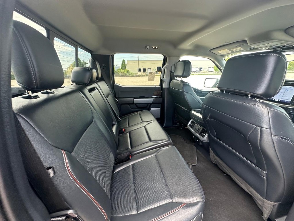 Ford F-150 Vehicle Full-screen Gallery Image 12
