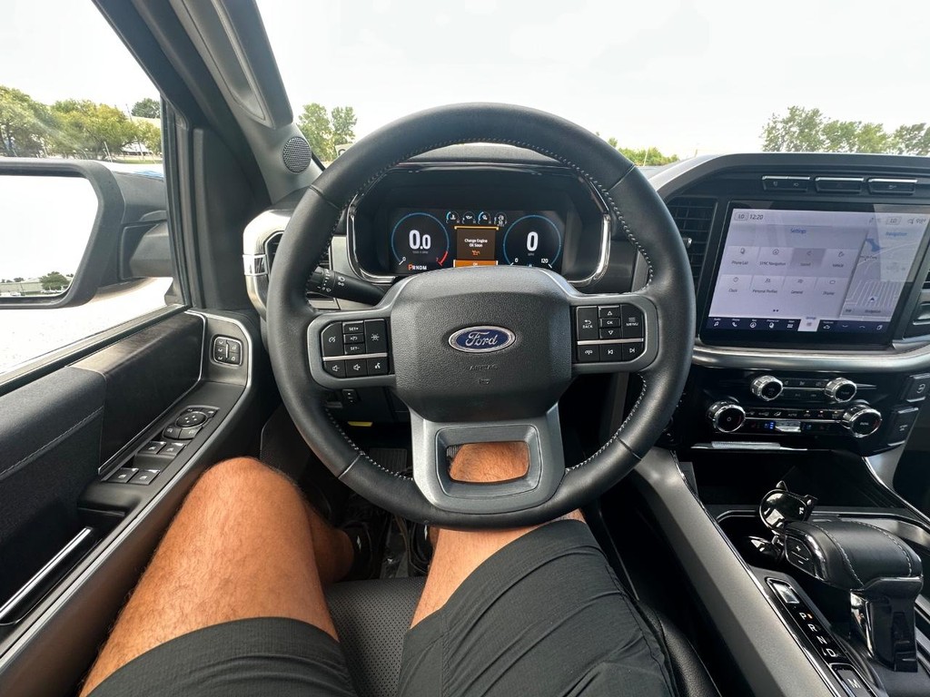 Ford F-150 Vehicle Full-screen Gallery Image 18