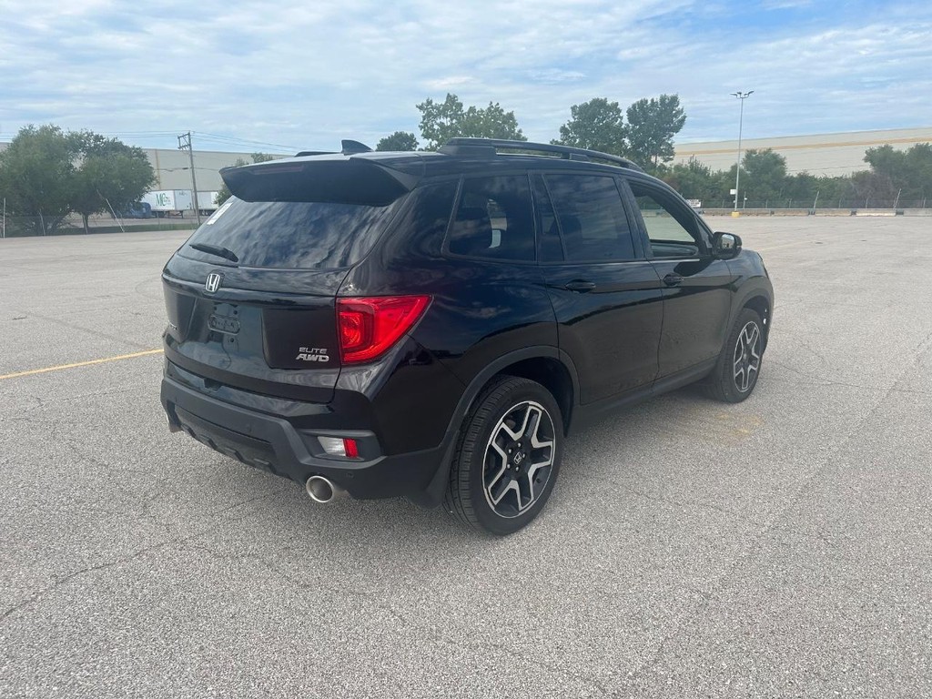 Honda Passport Vehicle Full-screen Gallery Image 3