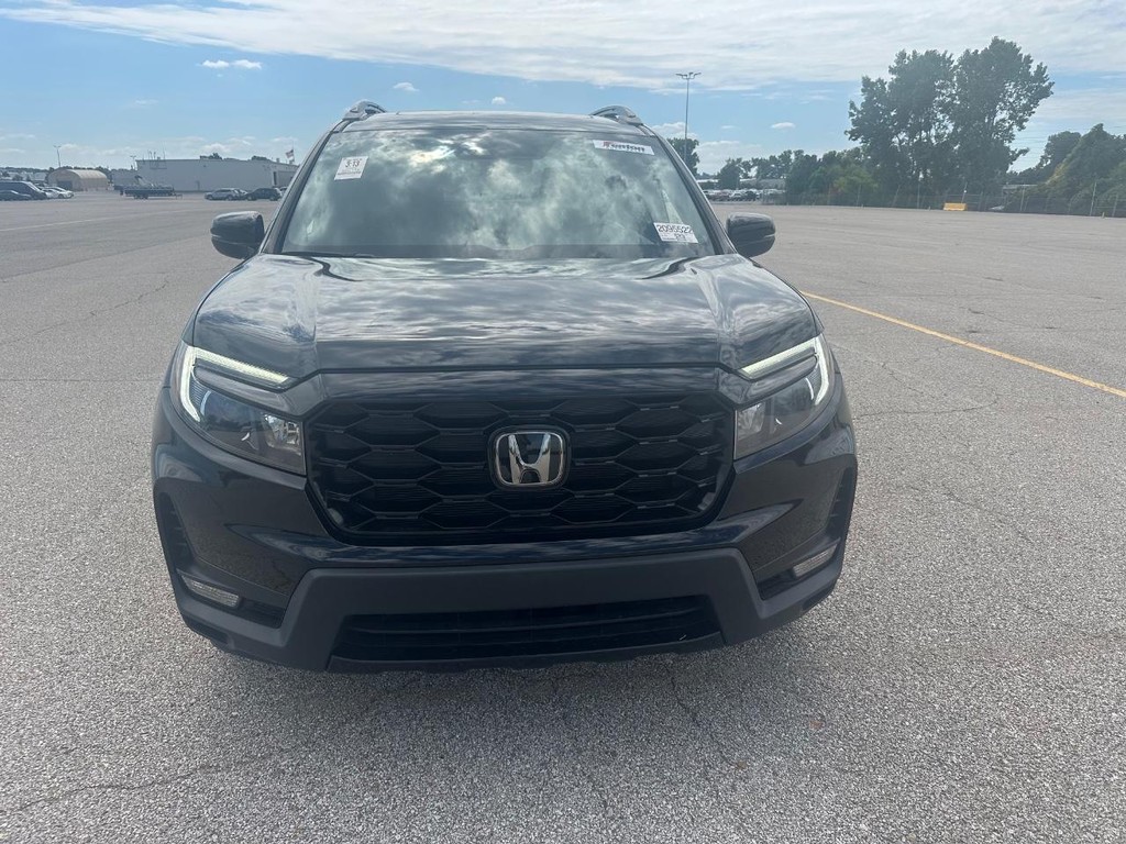 Honda Passport Vehicle Full-screen Gallery Image 6