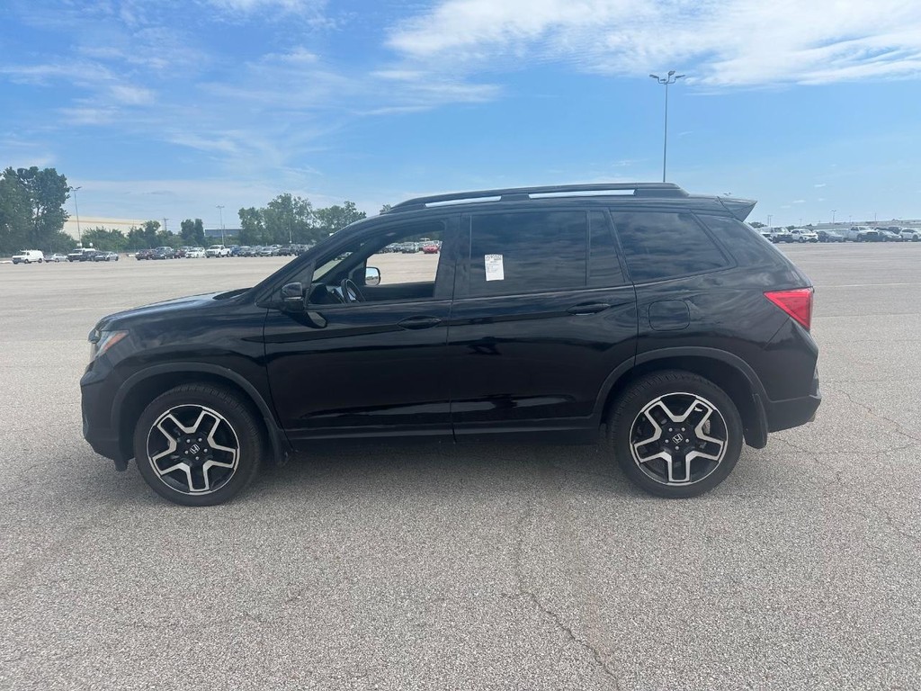 Honda Passport Vehicle Full-screen Gallery Image 8