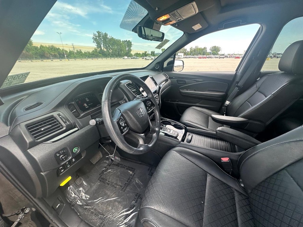 Honda Passport Vehicle Full-screen Gallery Image 10