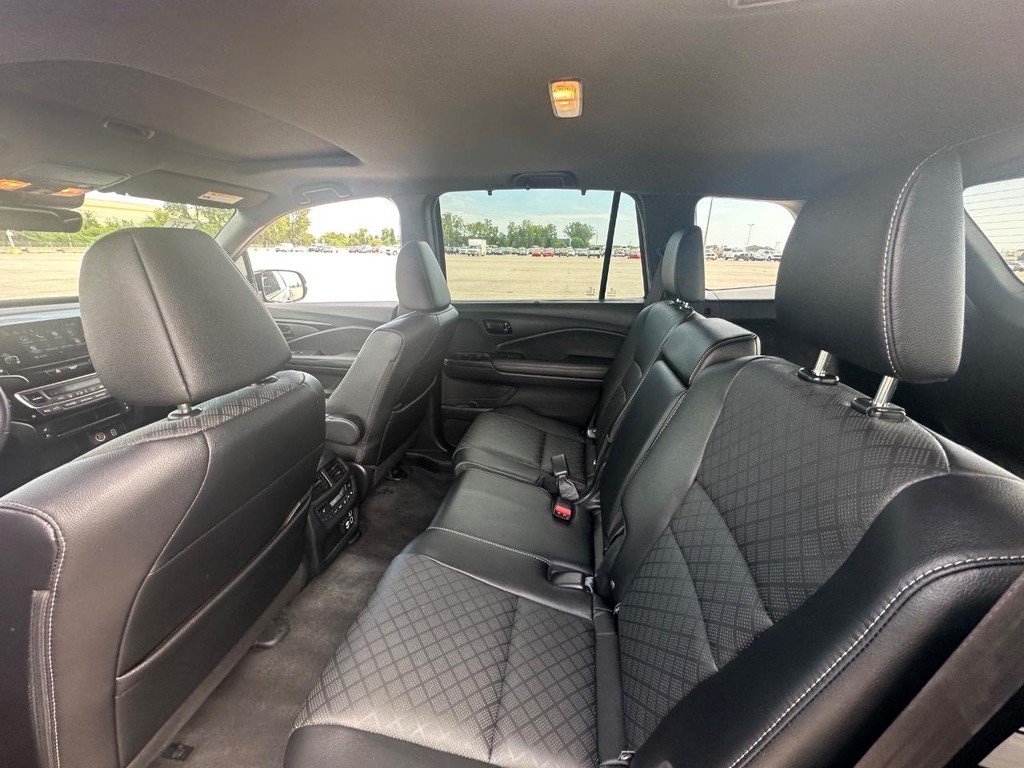 Honda Passport Vehicle Full-screen Gallery Image 13