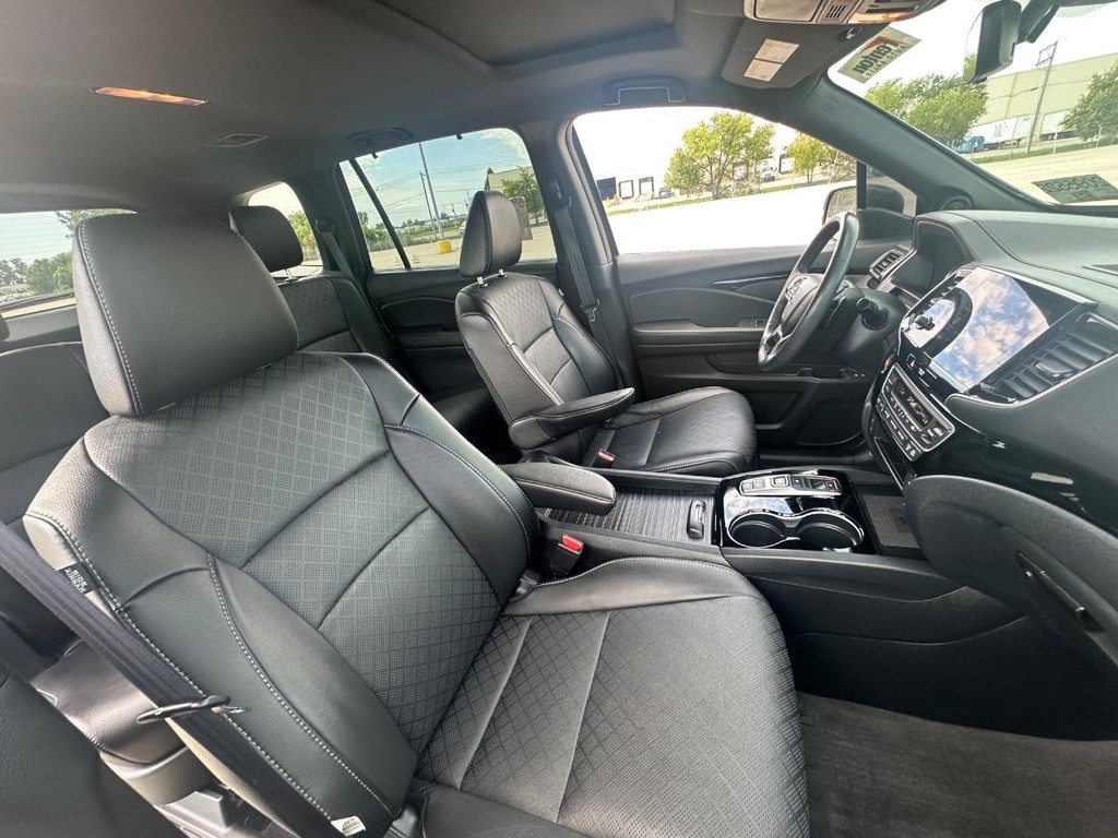 Honda Passport Vehicle Full-screen Gallery Image 15