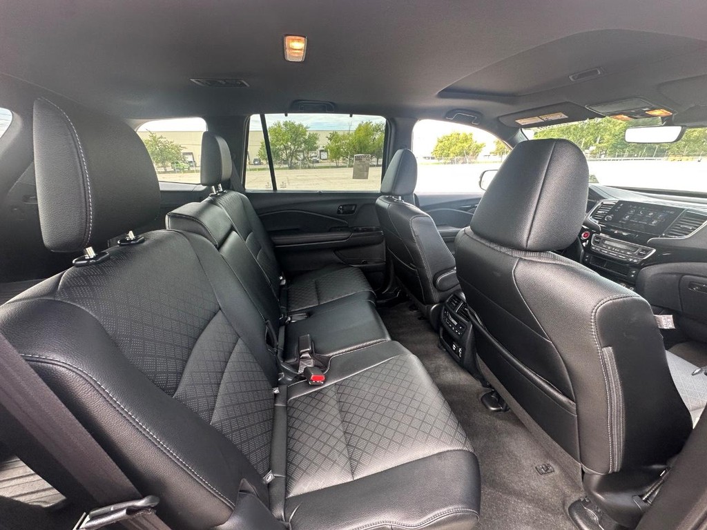 Honda Passport Vehicle Full-screen Gallery Image 16