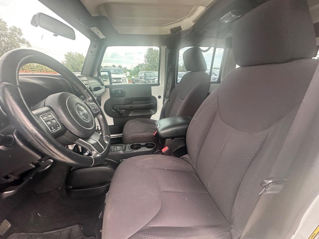 Jeep Wrangler Unlimited Vehicle Full-screen Gallery Image 10