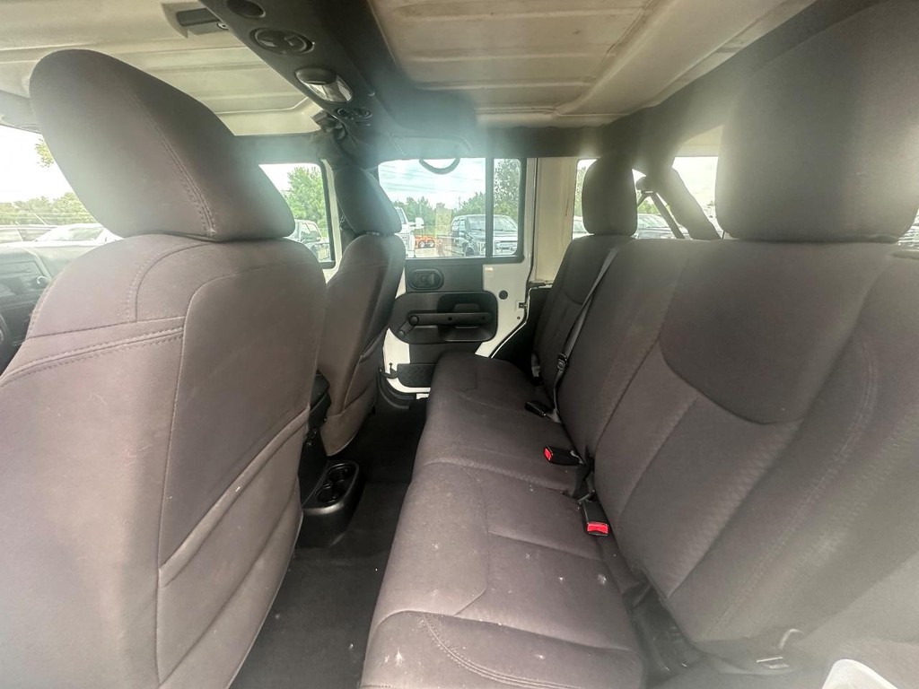 Jeep Wrangler Unlimited Vehicle Full-screen Gallery Image 11