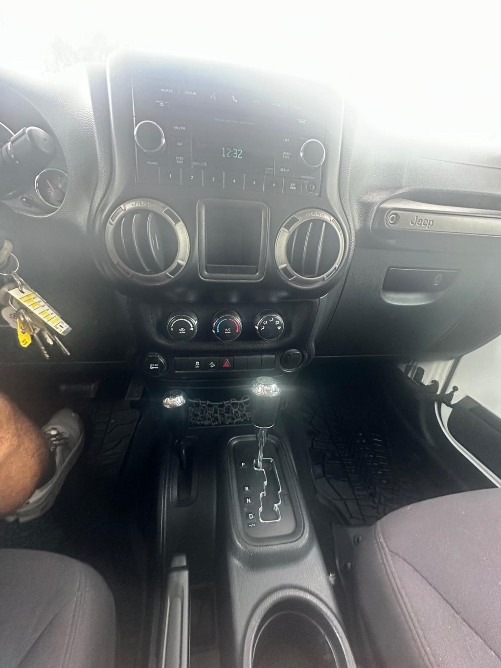 Jeep Wrangler Unlimited Vehicle Full-screen Gallery Image 16