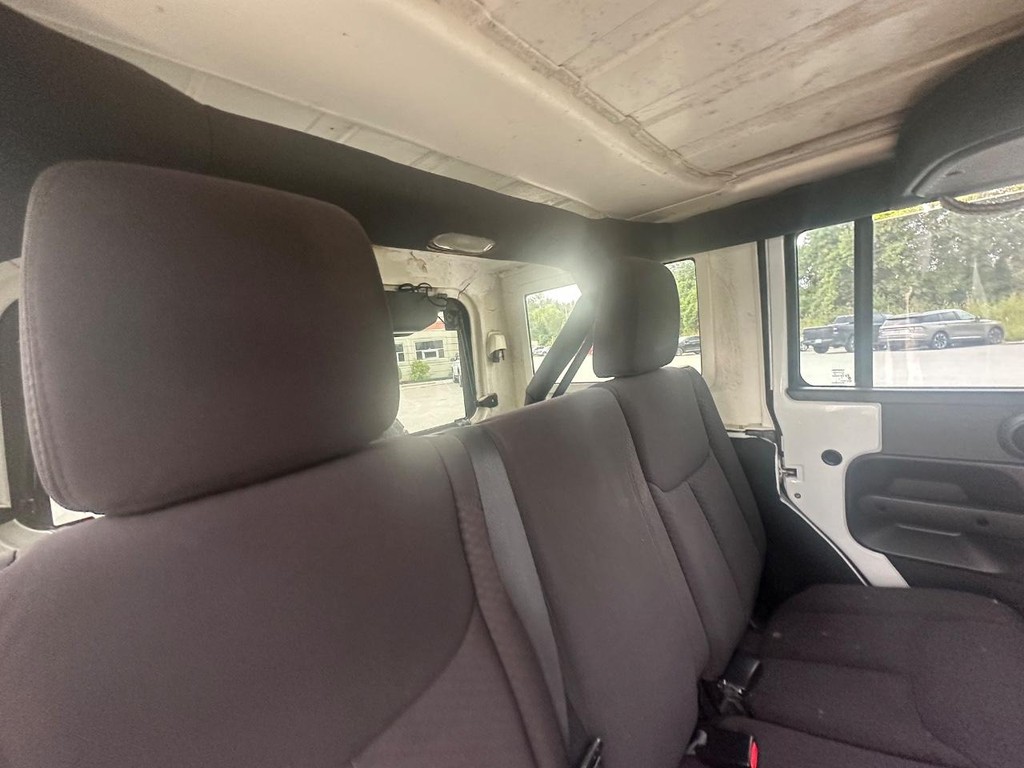 Jeep Wrangler Unlimited Vehicle Full-screen Gallery Image 17