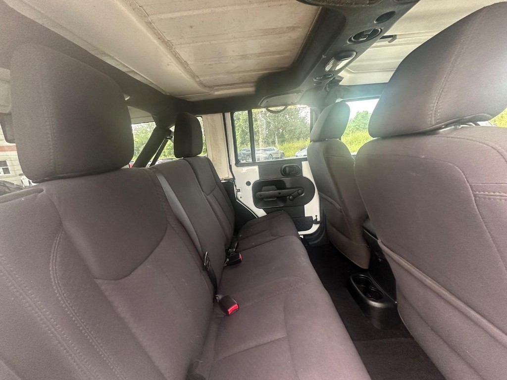 Jeep Wrangler Unlimited Vehicle Full-screen Gallery Image 18