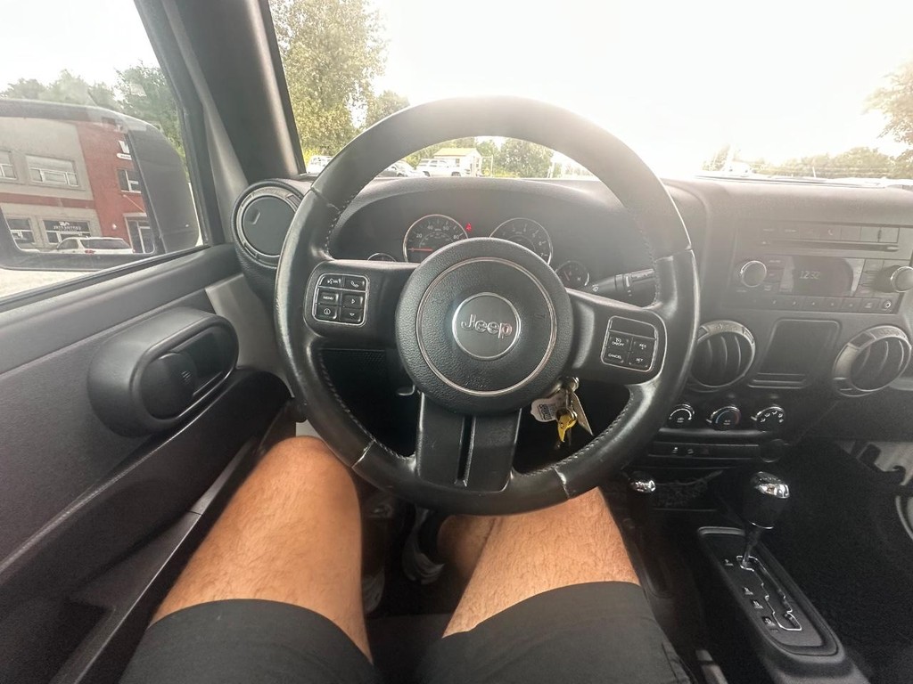 Jeep Wrangler Unlimited Vehicle Full-screen Gallery Image 19