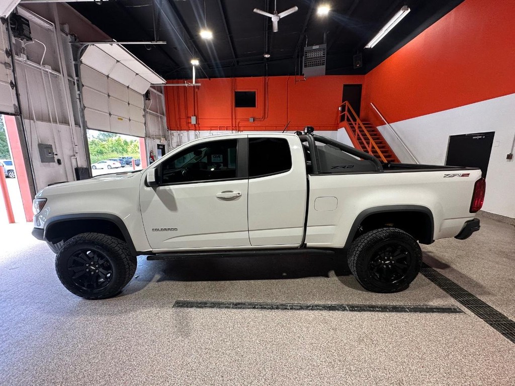 Chevrolet Colorado Vehicle Full-screen Gallery Image 04
