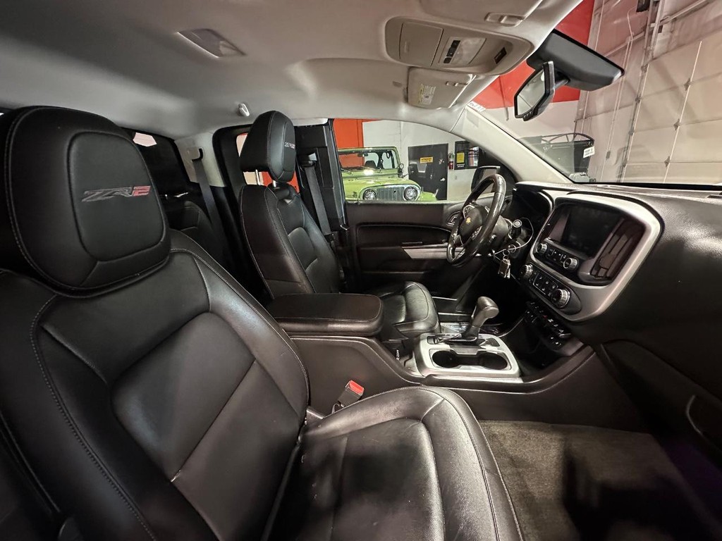 Chevrolet Colorado Vehicle Full-screen Gallery Image 14