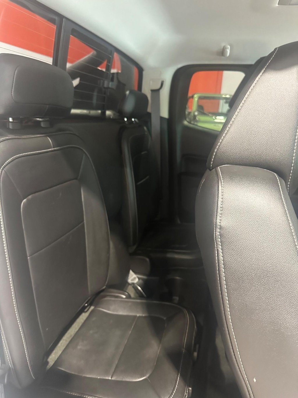 Chevrolet Colorado Vehicle Full-screen Gallery Image 19