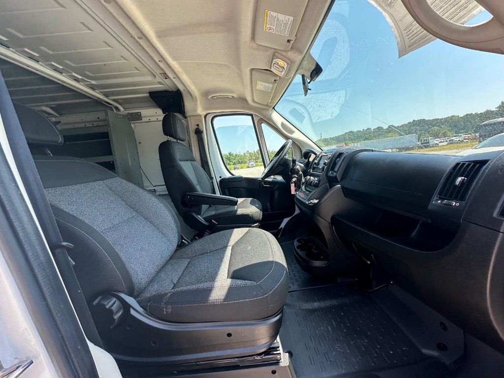 Ram ProMaster Cargo Van Vehicle Full-screen Gallery Image 11