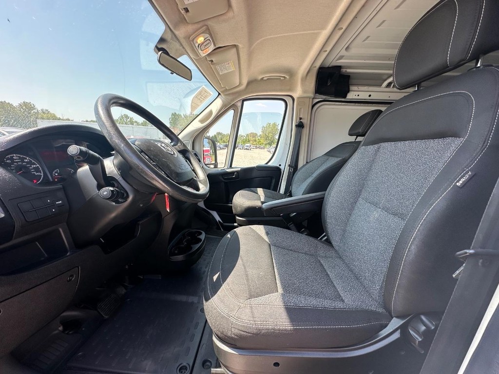 Ram ProMaster Cargo Van Vehicle Full-screen Gallery Image 15