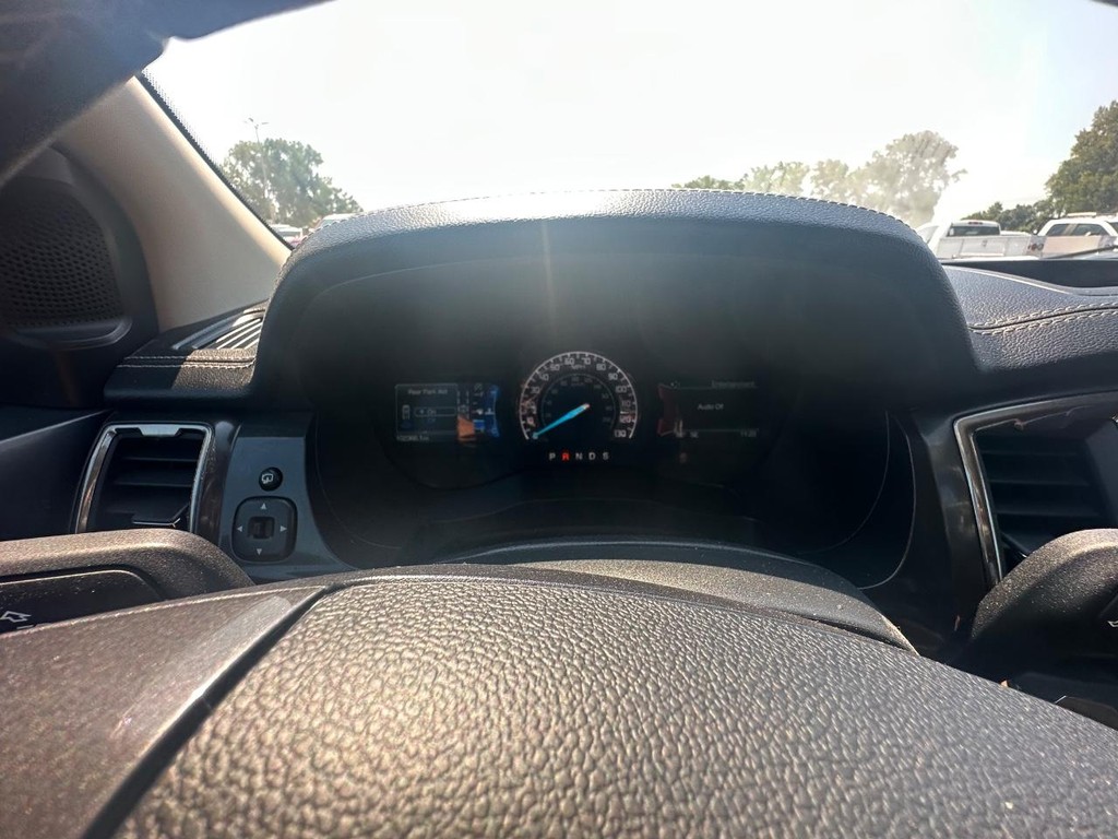 Ford Ranger Vehicle Full-screen Gallery Image 19
