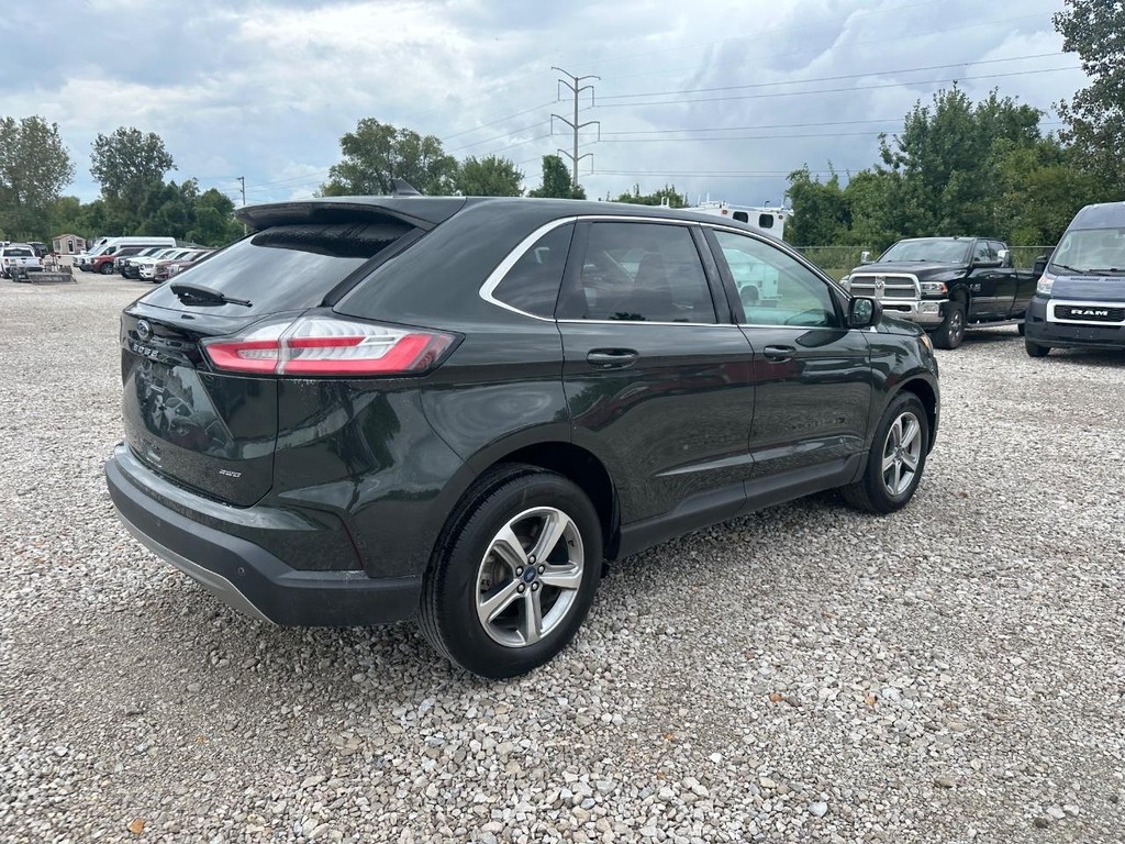 Ford Edge Vehicle Full-screen Gallery Image 3