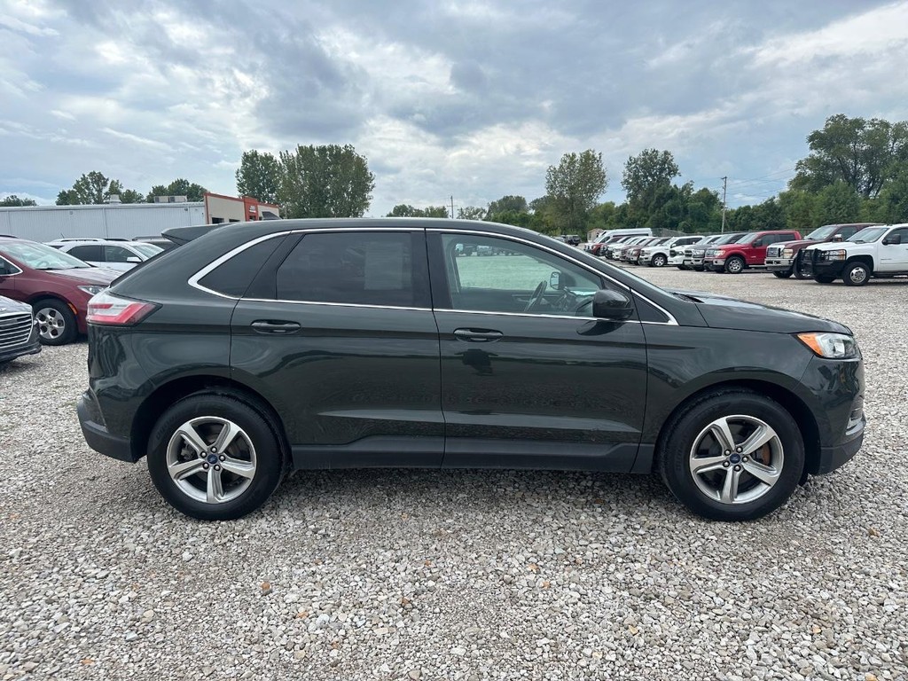 Ford Edge Vehicle Full-screen Gallery Image 4