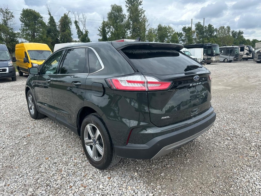 Ford Edge Vehicle Full-screen Gallery Image 7