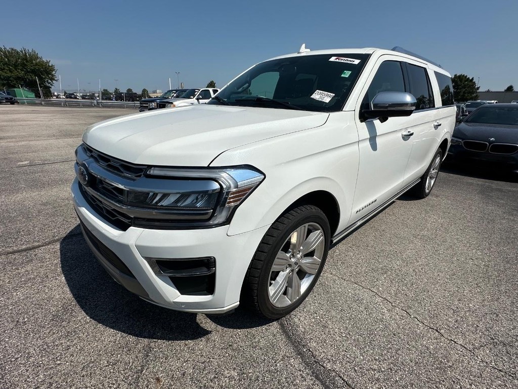 Ford Expedition Max Vehicle Full-screen Gallery Image 9
