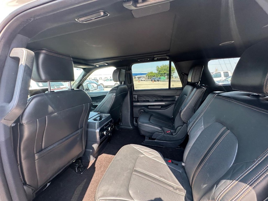 Ford Expedition Max Vehicle Full-screen Gallery Image 11