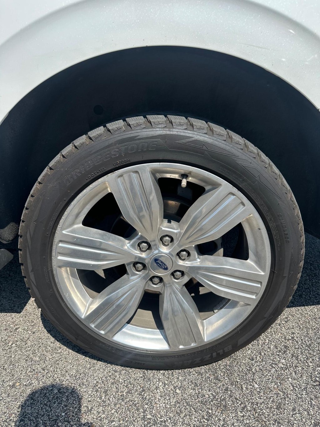 Ford Expedition Max Vehicle Full-screen Gallery Image 12