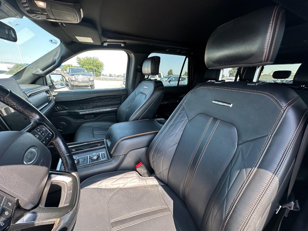 Ford Expedition Max Vehicle Full-screen Gallery Image 14